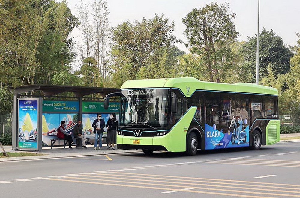 Tăng cường xe buýt phục vụ người dân tham quan Triển lãm Thành tựu đất nước - ảnh 1