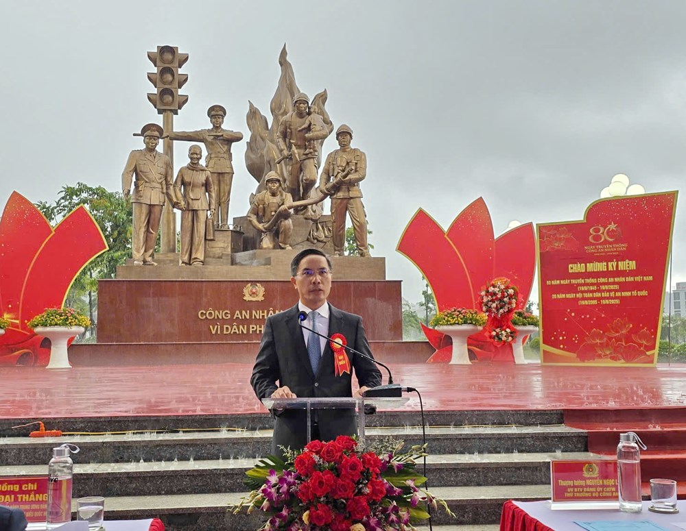 Khánh thành Tượng đài “Công an nhân dân vì dân phục vụ” - ảnh 3