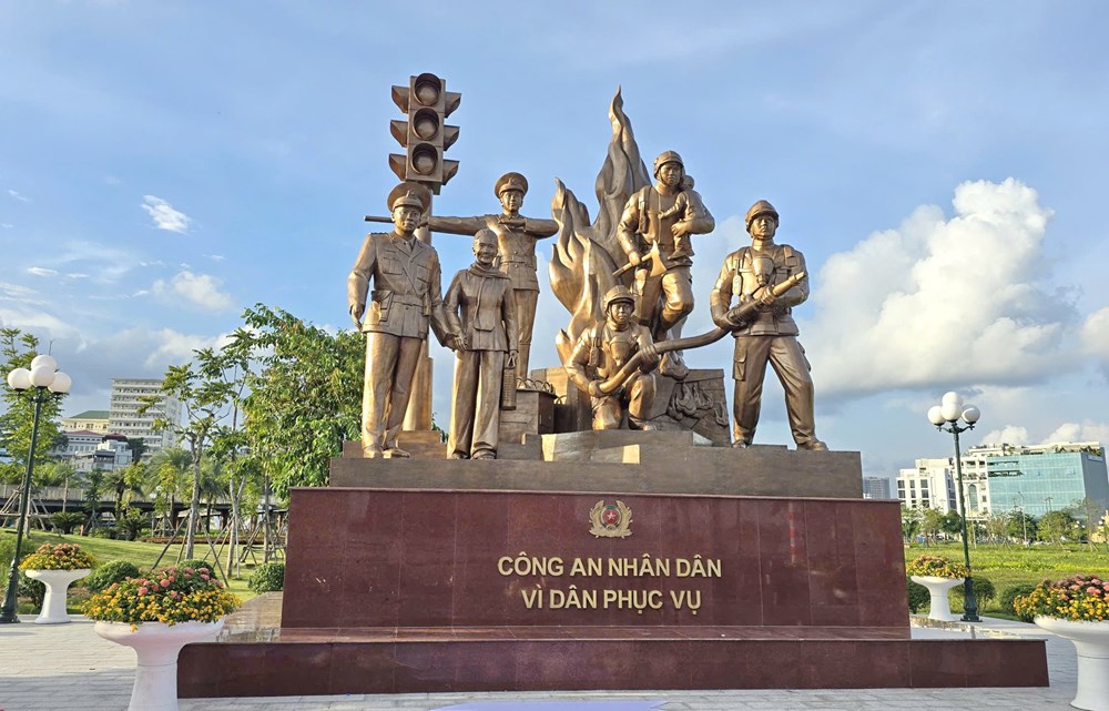 Khánh thành Tượng đài “Công an nhân dân vì dân phục vụ” - ảnh 4