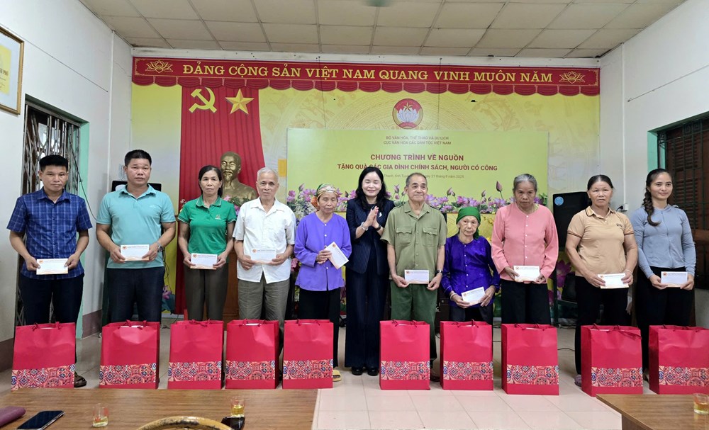 Chương trình “Về nguồn” kỷ niệm 80 năm Ngày truyền thống ngành Văn hóa  - ảnh 14