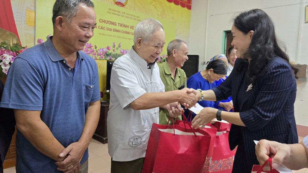 Chương trình “Về nguồn” kỷ niệm 80 năm Ngày truyền thống ngành Văn hóa  - ảnh 13