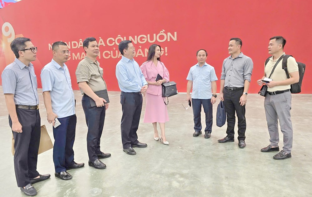 Phó Thủ tướng Mai Văn Chính: Tạo điều kiện tốt nhất cho người khi tham quan Triển lãm Thành tựu đất nước - ảnh 1