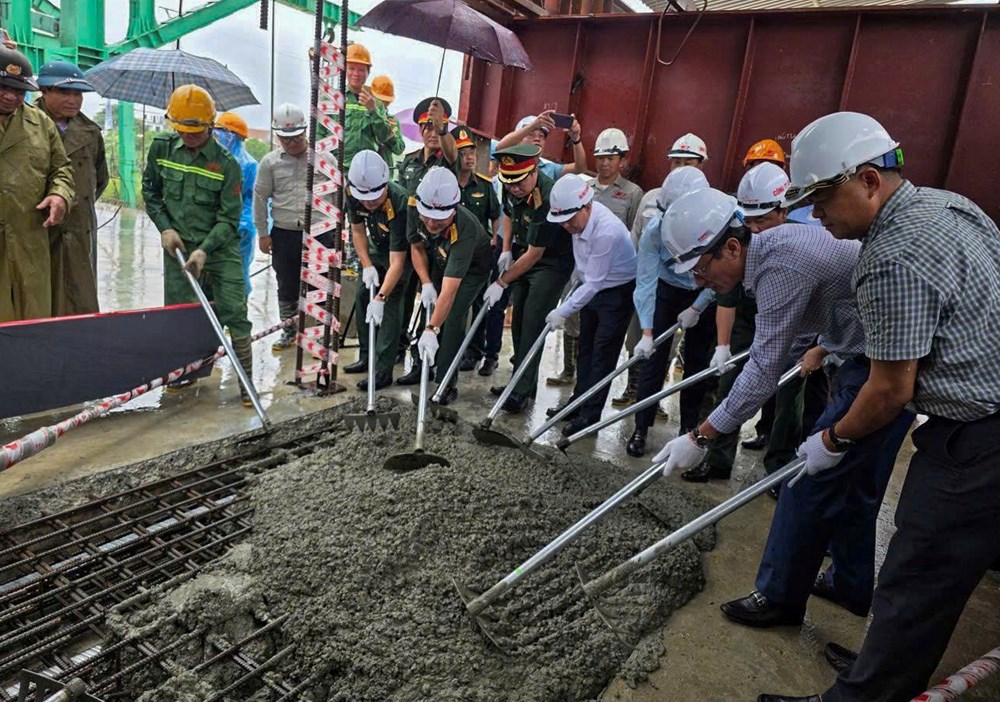 Phú Thọ: Hợp long cầu Phong Châu mới - ảnh 2
