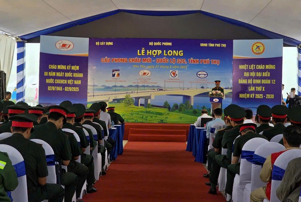 Phú Thọ: Hợp long cầu Phong Châu mới - ảnh 1