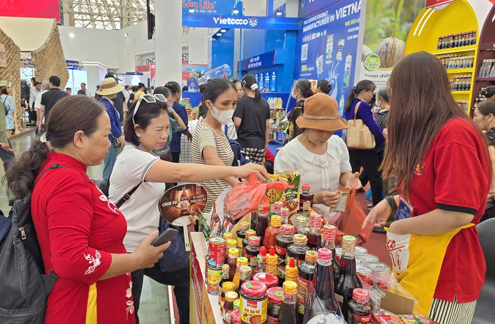 Triển lãm Thành tựu đất nước tiếp tục tạo sức hút - ảnh 12