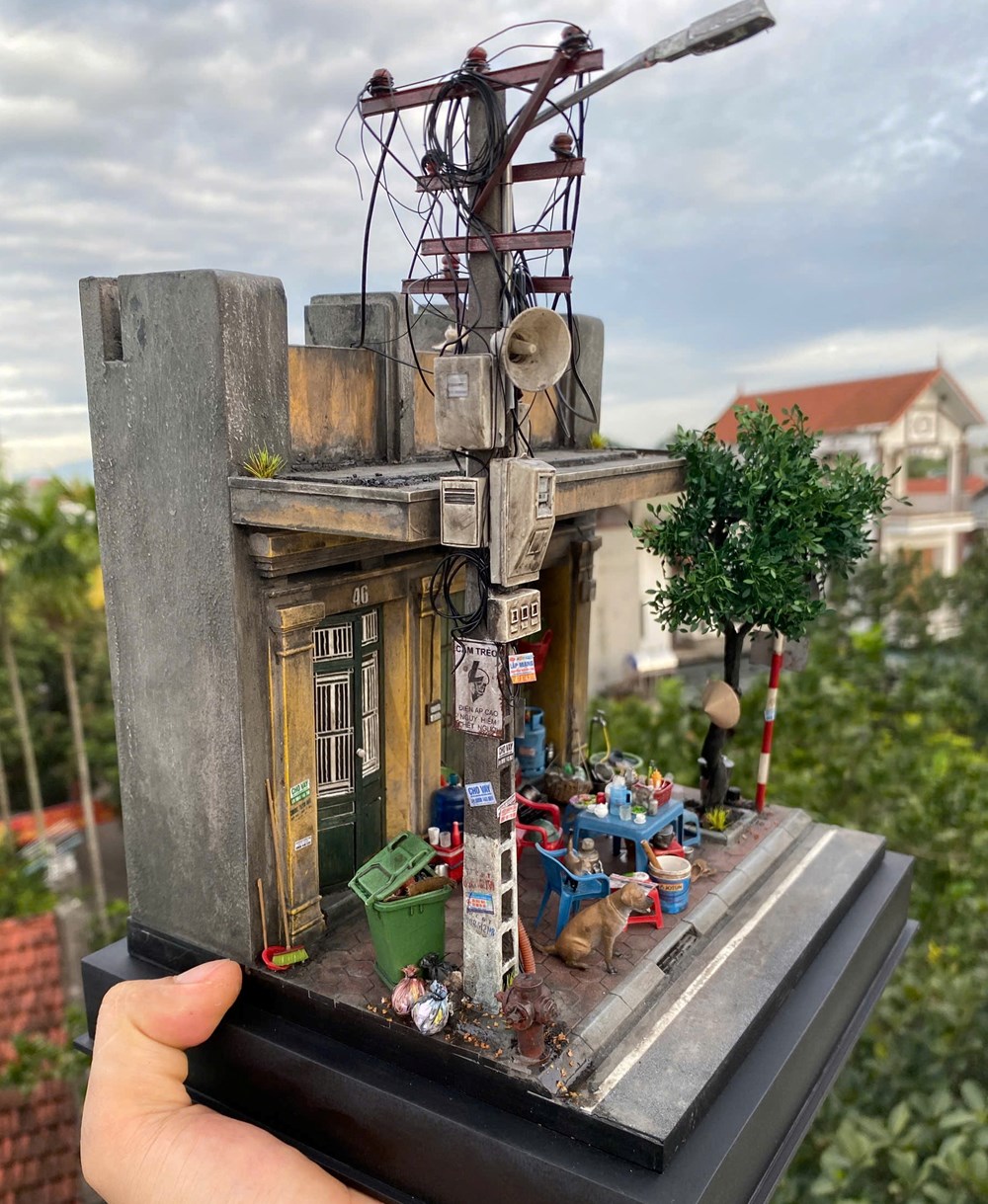 Ngắm phố Hà Nội qua mô hình thu nhỏ làm từ... phế liệu - ảnh 4