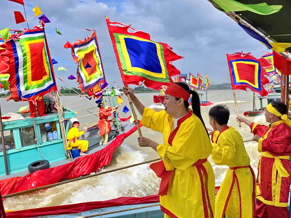 Xem “chiến thuyền” hội quân trên sông Lục Đầu - ảnh 11
