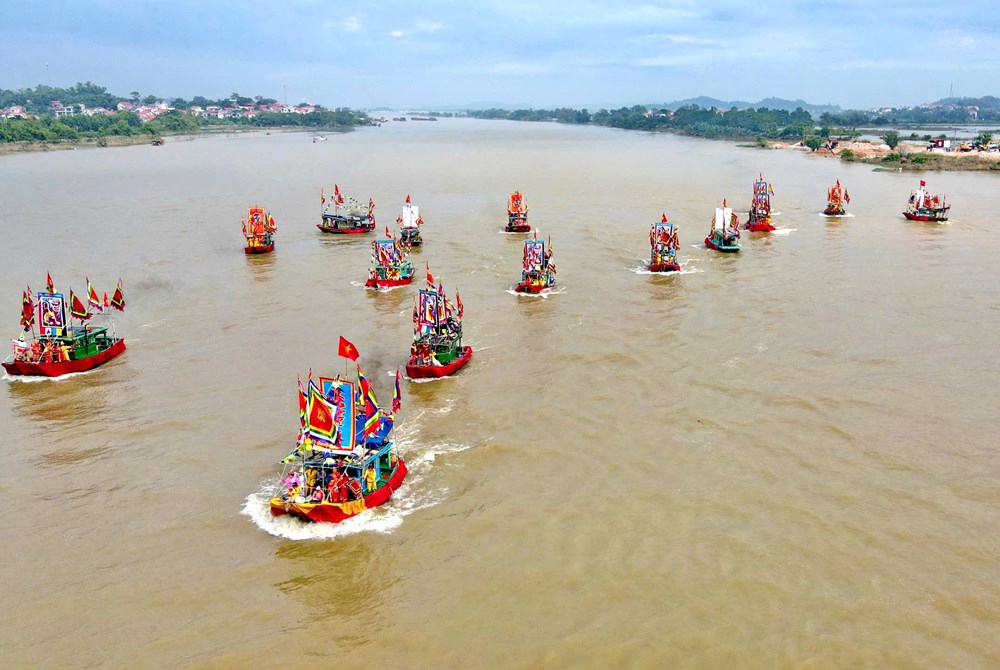 Xem “chiến thuyền” hội quân trên sông Lục Đầu - ảnh 2
