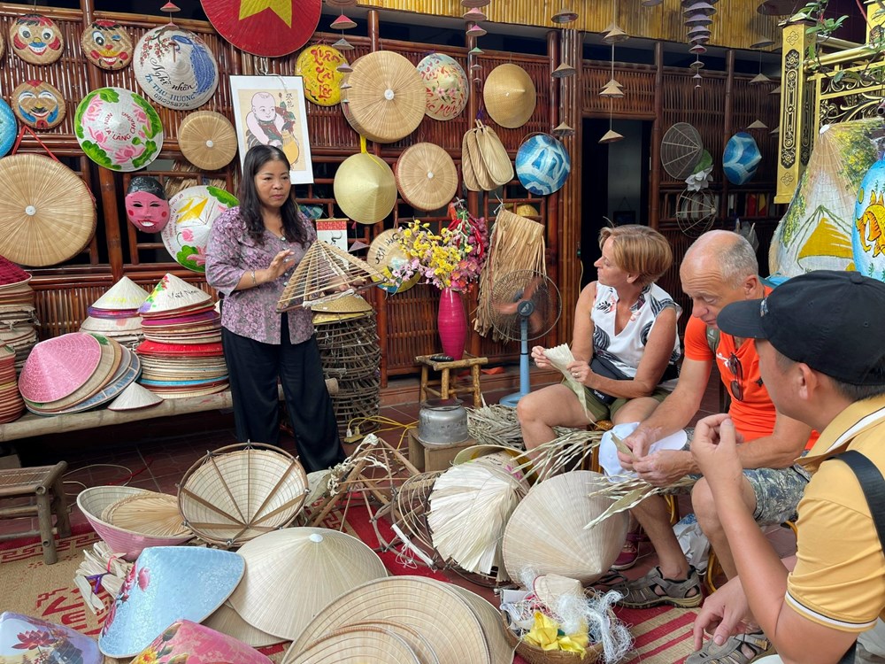 Giữ hồn nón Chuông giữa nhịp sống hiện đại - ảnh 5