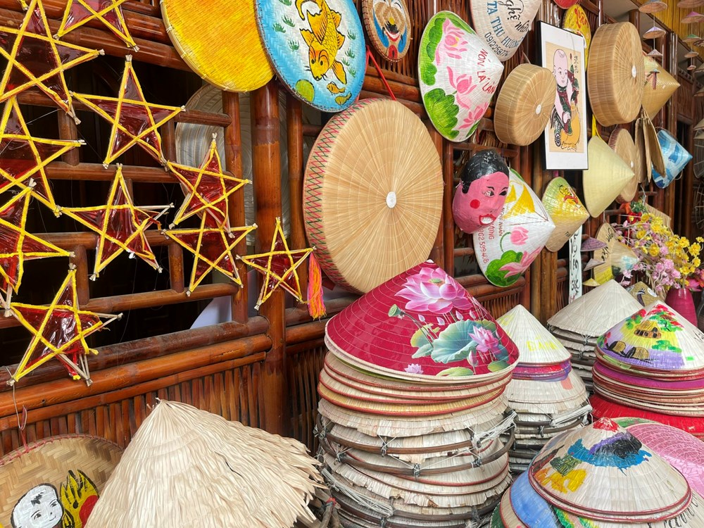 Giữ hồn nón Chuông giữa nhịp sống hiện đại - ảnh 2