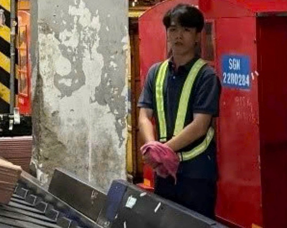 Nhân viên phục vụ hành lý trộm 50 triệu đồng của khách đi máy bay - ảnh 1