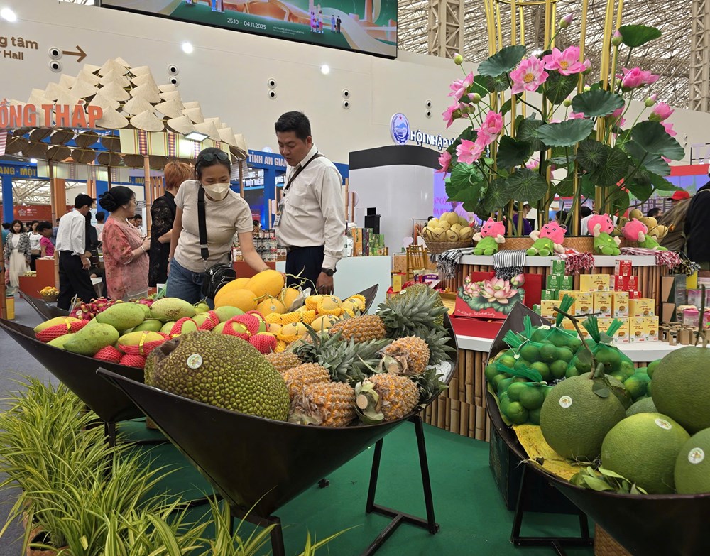 Đến trải nghiệm văn hóa, về trĩu tay đặc sản vùng miền - ảnh 4