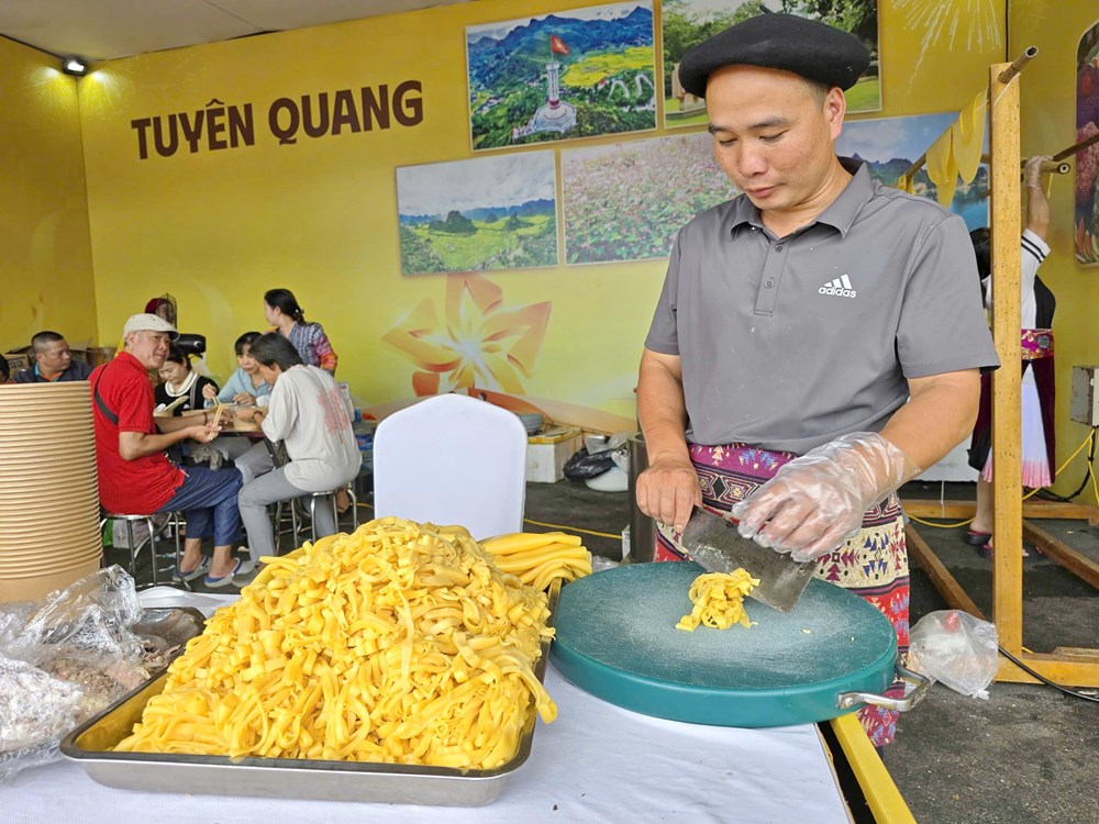 Trải nghiệm ẩm thực vùng miền tại Hội chợ mùa Thu lần thứ nhất - 2025  - ảnh 3