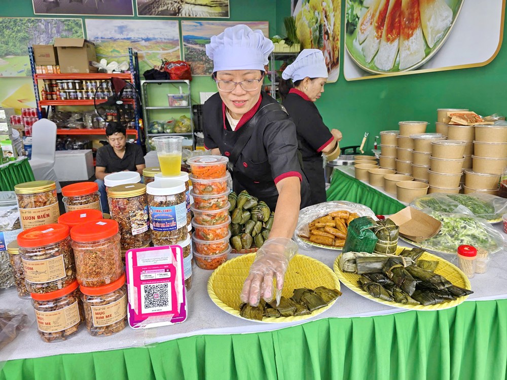 Trải nghiệm ẩm thực vùng miền tại Hội chợ mùa Thu lần thứ nhất - 2025  - ảnh 19