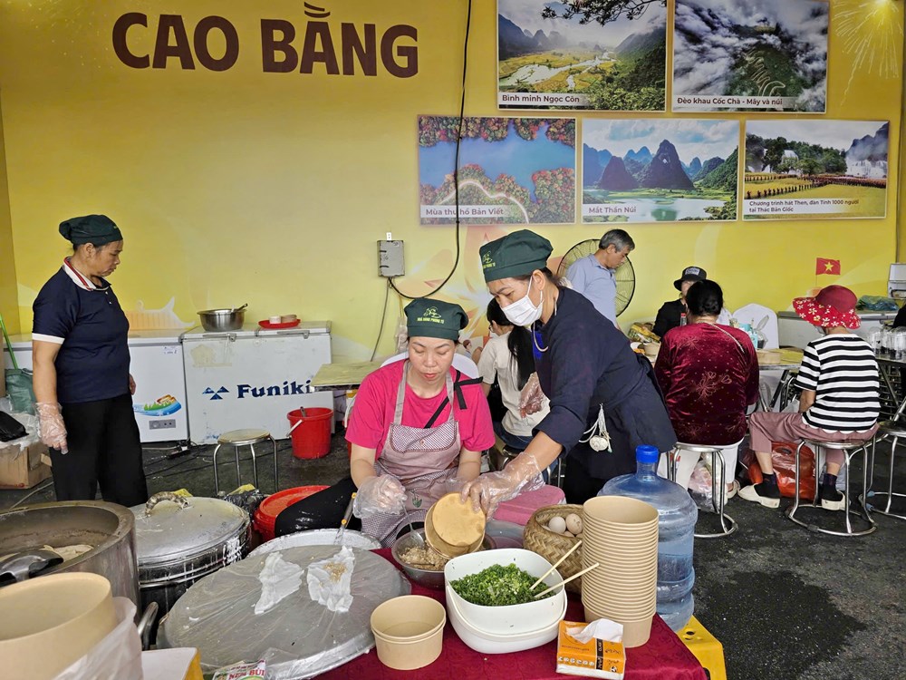 Trải nghiệm ẩm thực vùng miền tại Hội chợ mùa Thu lần thứ nhất - 2025  - ảnh 7