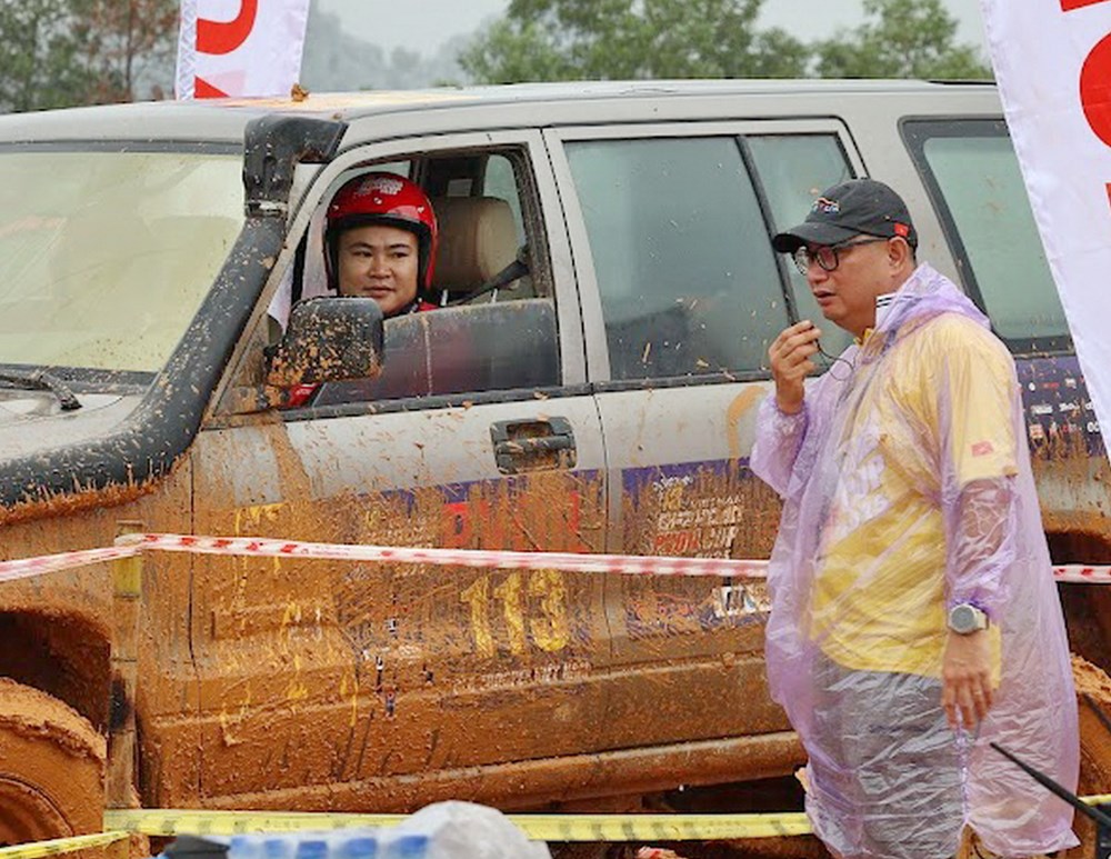 Lên Làng Văn hóa - Du lịch các dân tộc Việt Nam  xem “phá xe” - ảnh 2