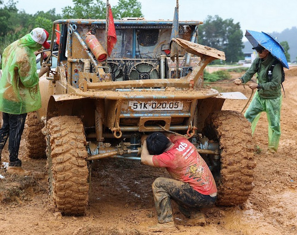 Lên Làng Văn hóa - Du lịch các dân tộc Việt Nam  xem “phá xe” - ảnh 10