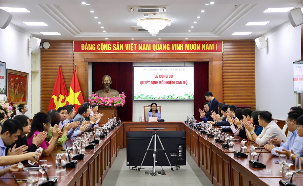 Bộ VHTTDL công bố và trao quyết định về công tác cán bộ - ảnh 5
