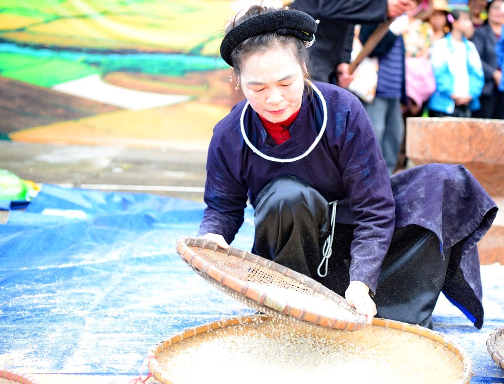 Lên Bắc Sơn xem người Tày gặt lúa, giã gạo bằng công cụ thô sơ - ảnh 8
