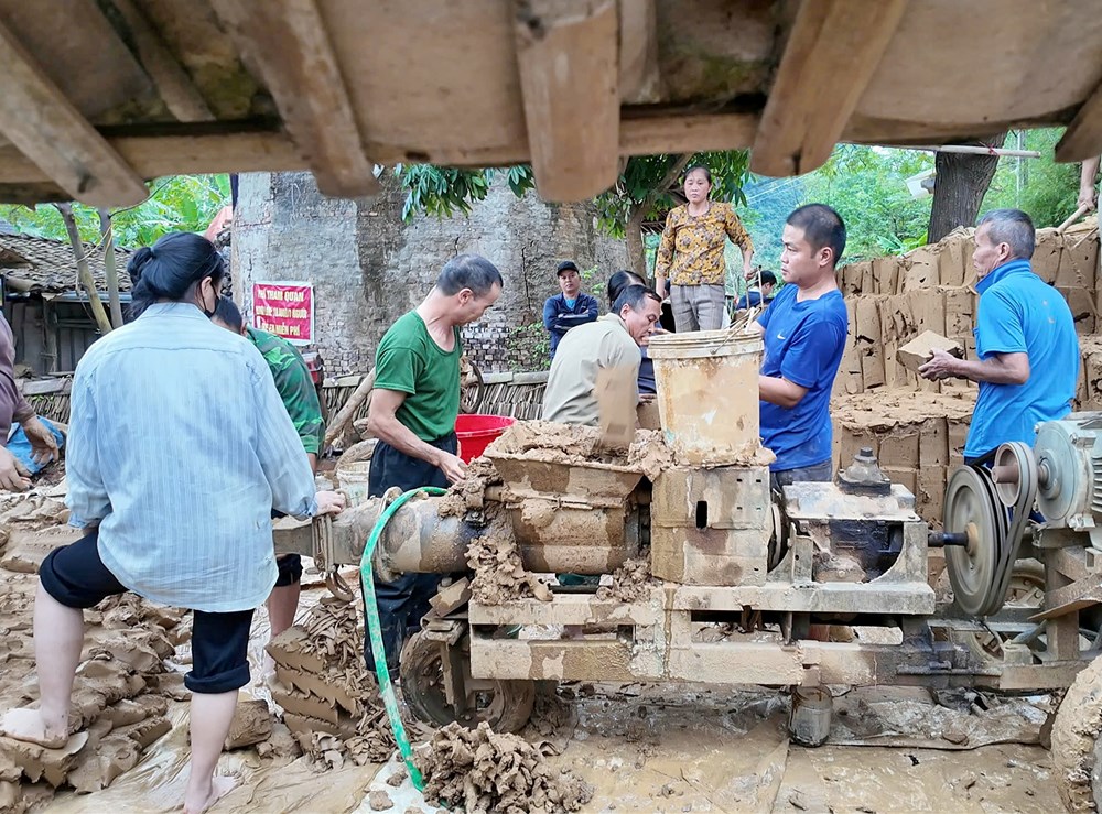 Người Bắc Sơn giữ nghề làm ngói âm dương - ảnh 3