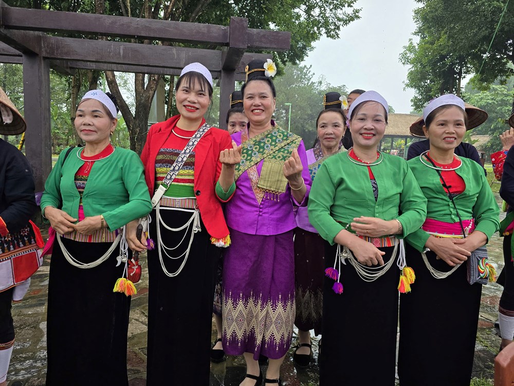 Giao lưu “Ngày hội đại đoàn kết các dân tộc” - ảnh 14