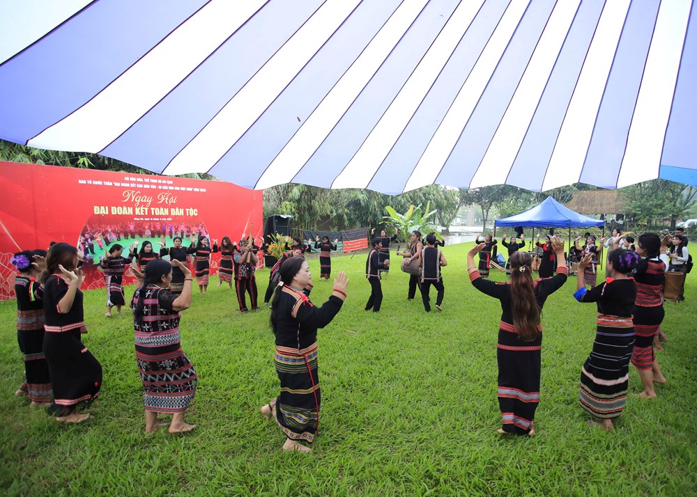 Giao lưu “Ngày hội đại đoàn kết các dân tộc” - ảnh 7