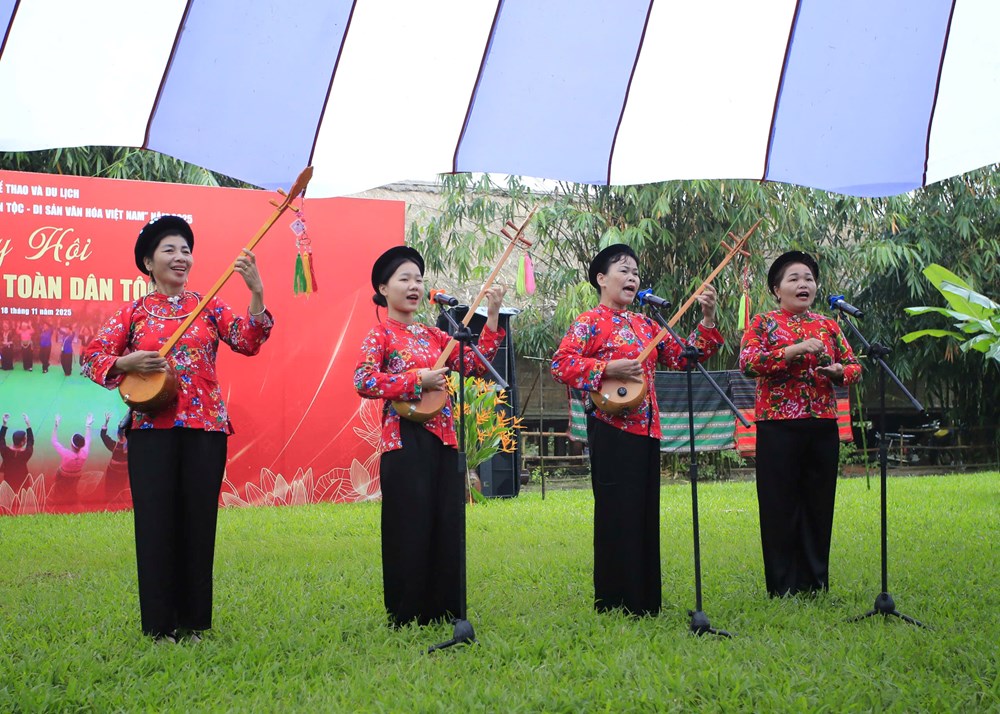 Giao lưu “Ngày hội đại đoàn kết các dân tộc” - ảnh 6