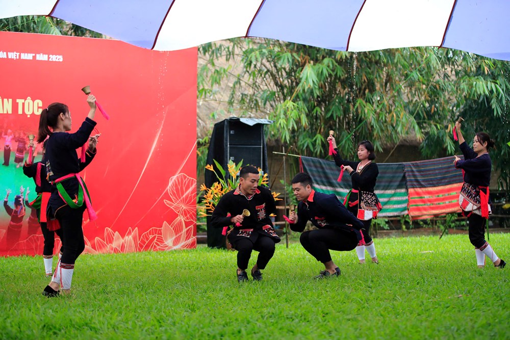 Giao lưu “Ngày hội đại đoàn kết các dân tộc” - ảnh 4