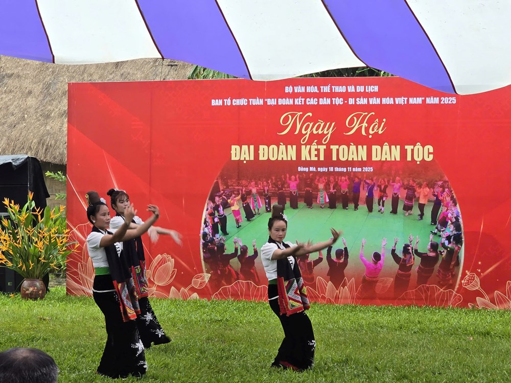 Giao lưu “Ngày hội đại đoàn kết các dân tộc” - ảnh 2