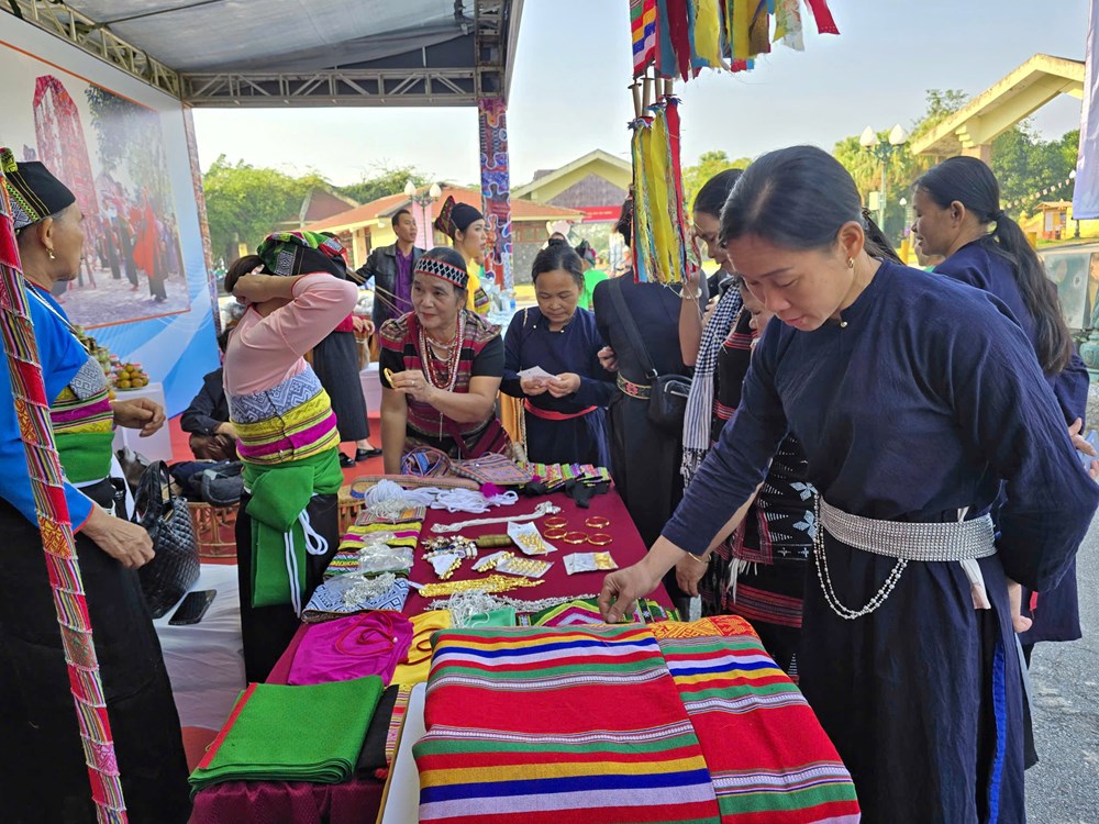 Đặc sắc các hoạt động tại Ngày hội Văn hóa dân tộc Mường lần thứ II - ảnh 5