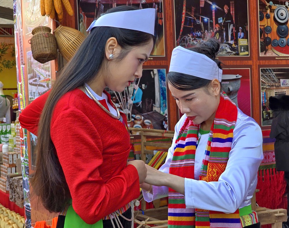 Đặc sắc các hoạt động tại Ngày hội Văn hóa dân tộc Mường lần thứ II - ảnh 11