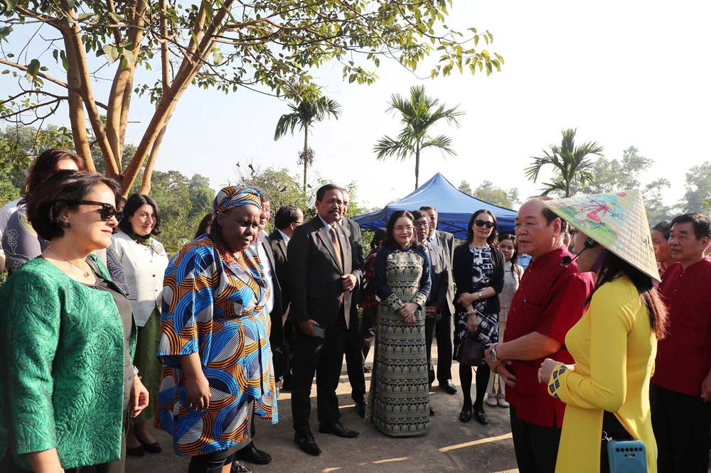 Khách quốc tế thích thú trải nghiệm văn hóa các dân tộc Việt Nam - ảnh 7