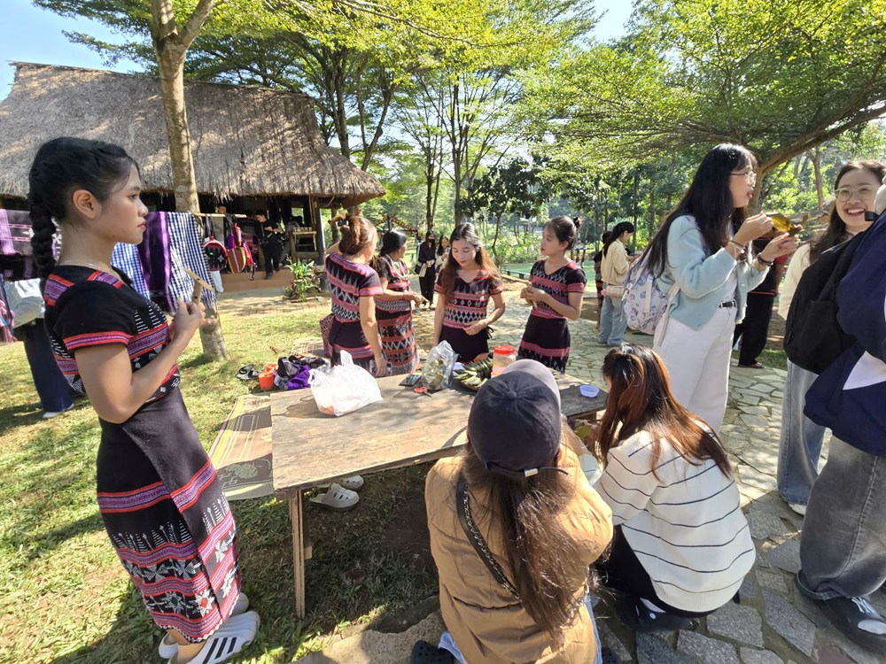 Nhiều hoạt động hấp dẫn “Chào năm mới 2026” tại Làng Văn hóa - Du lịch các dân tộc Việt Nam - ảnh 1