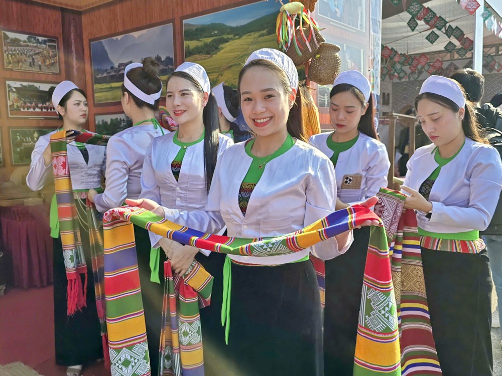 Nét đẹp phụ nữ Mường qua trang phục truyền thống - ảnh 4