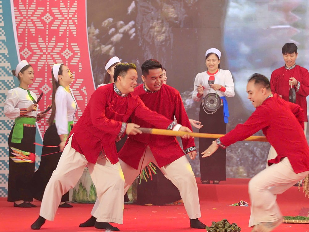 Thấm đẫm văn hoá lúa nước tại Lễ hội Xuống đồng Mường Vang   - ảnh 12