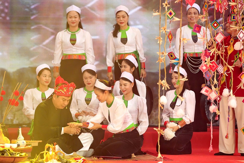 Thấm đẫm văn hoá lúa nước tại Lễ hội Xuống đồng Mường Vang   - ảnh 13