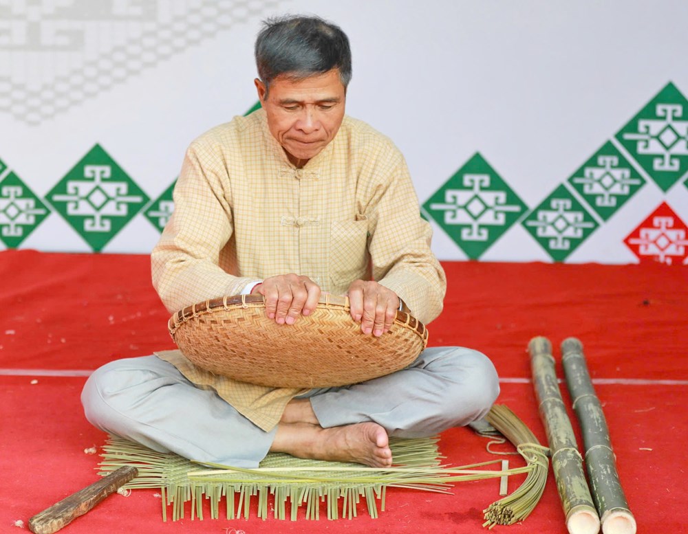 Người Mường bảo tồn nghề đan lát thủ công  - ảnh 13