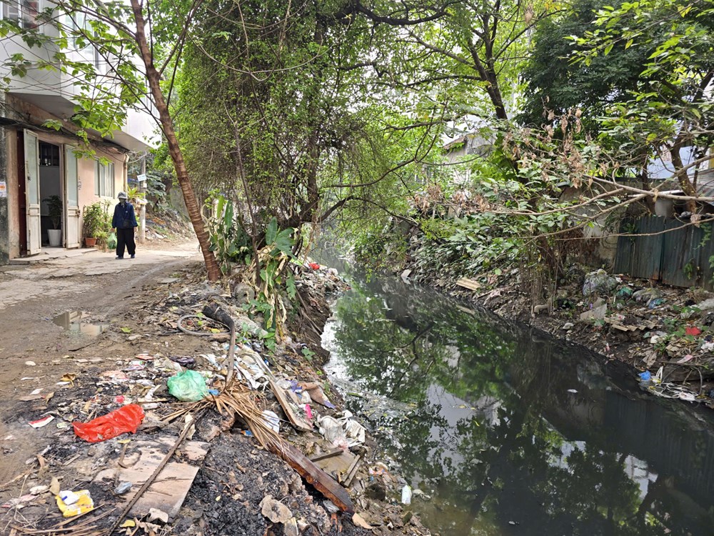 Hà Nội: 17 năm chịu đựng ô nhiễm khi sống cạnh mương Kẻ Khế - ảnh 1