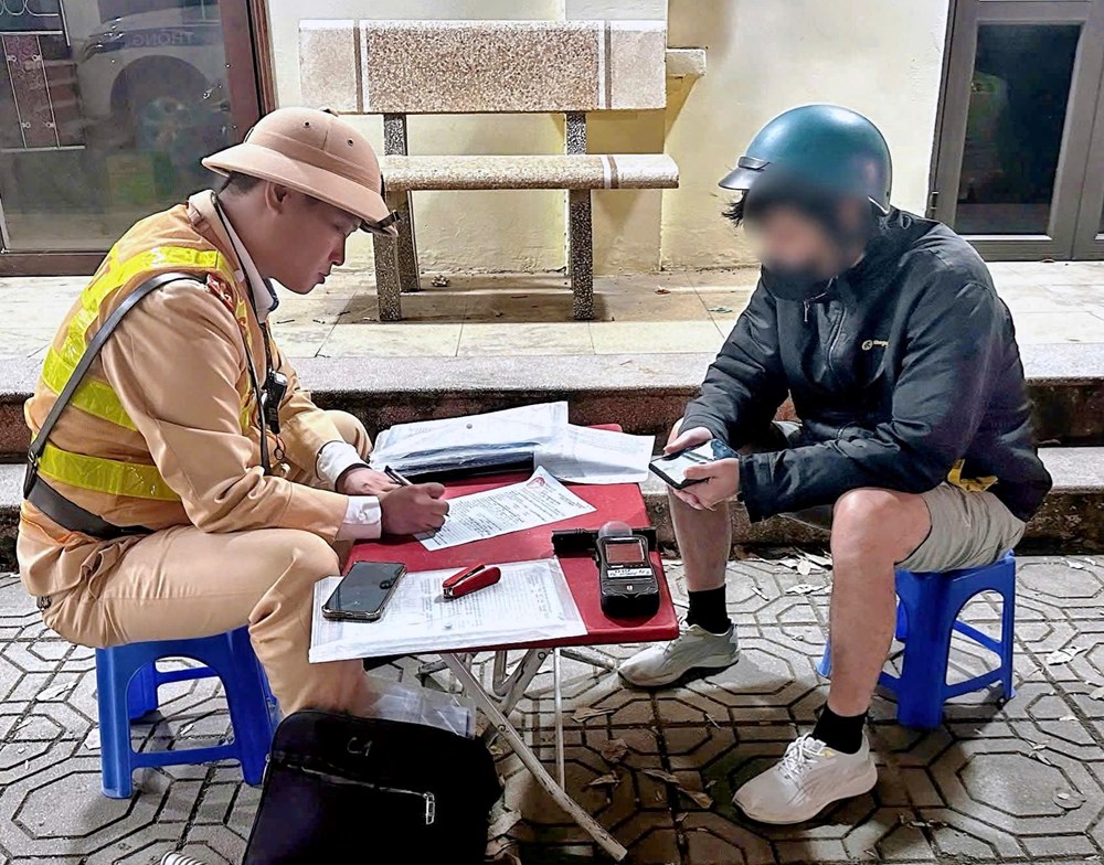 Hà Nội: 3 ngày xử phạt hơn 600 trường hợp vi phạm nồng độ cồn - ảnh 1