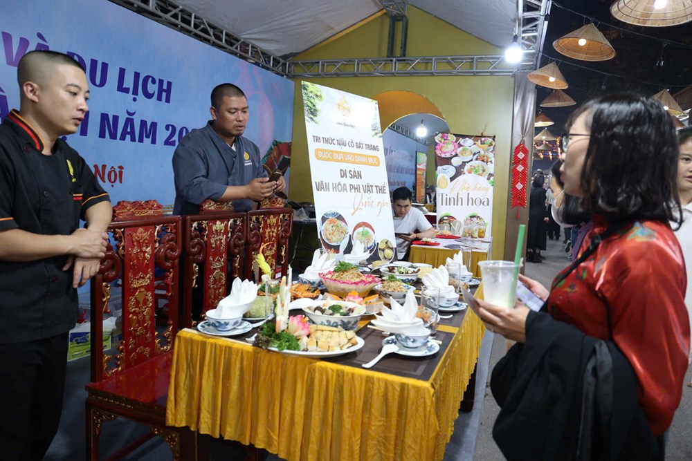 Trải nghiệm tinh hoa ẩm thực Hà thành tại phố đi bộ Trịnh Công Sơn - ảnh 7