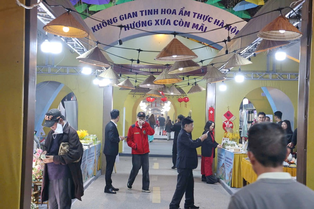 Trải nghiệm tinh hoa ẩm thực Hà thành tại phố đi bộ Trịnh Công Sơn - ảnh 1