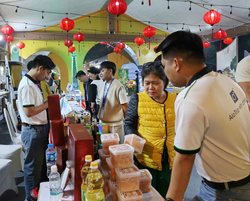 Trải nghiệm tinh hoa ẩm thực Hà thành tại phố đi bộ Trịnh Công Sơn - ảnh 8