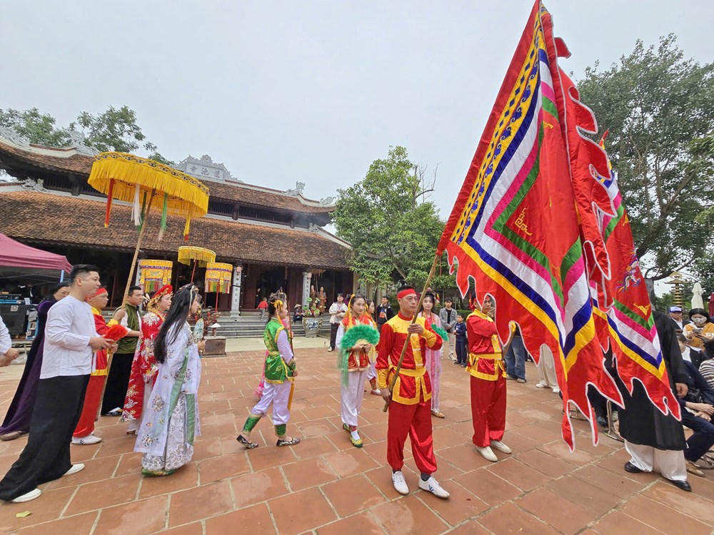 Lên xứ Đoài xem diễn xướng hầu đồng - ảnh 2