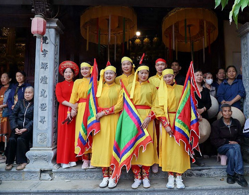 Lên xứ Đoài xem diễn xướng hầu đồng - ảnh 8