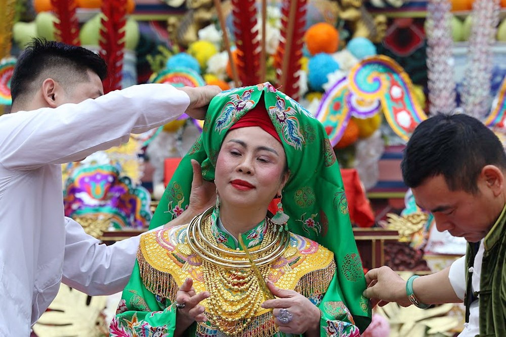 Lên xứ Đoài xem diễn xướng hầu đồng - ảnh 11