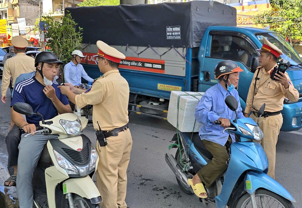 Hơn 4.000 “ma men” bị xử lý trong 2 ngày, 19 trường hợp nữ vi phạm - ảnh 1