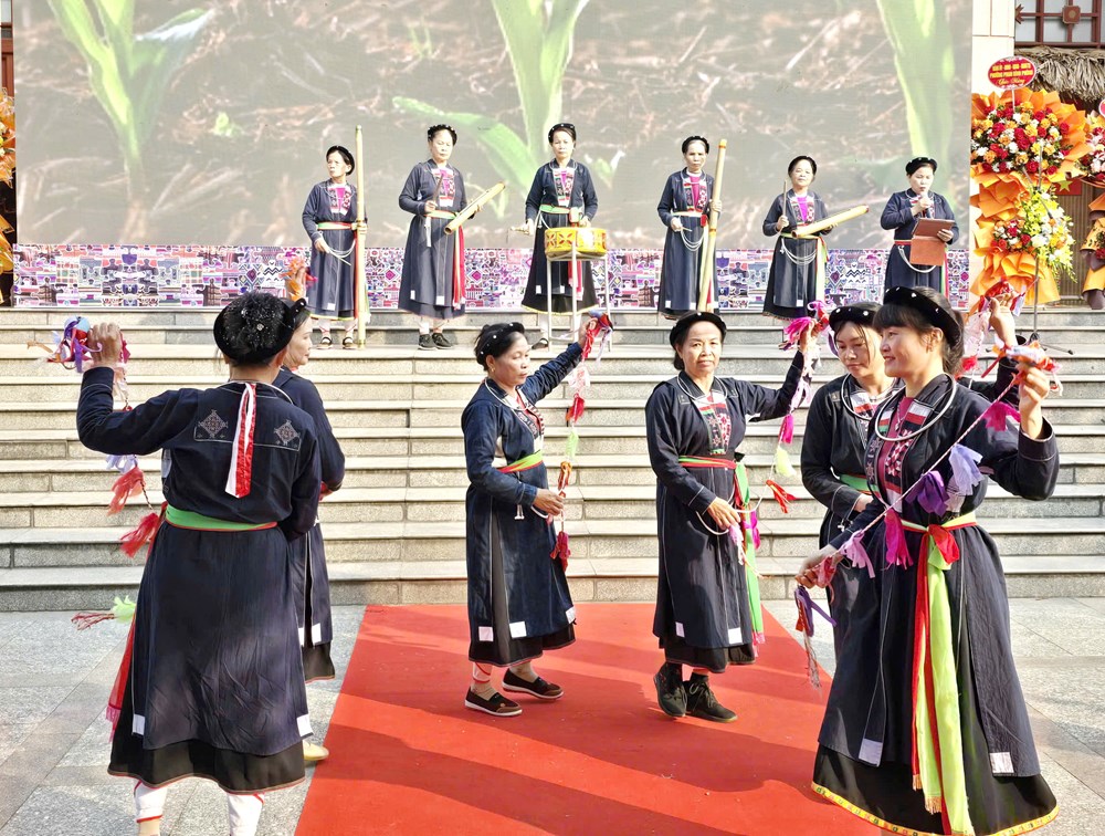 Múa Tắc Xình - Di sản tự hào của người Sán Chay - ảnh 1