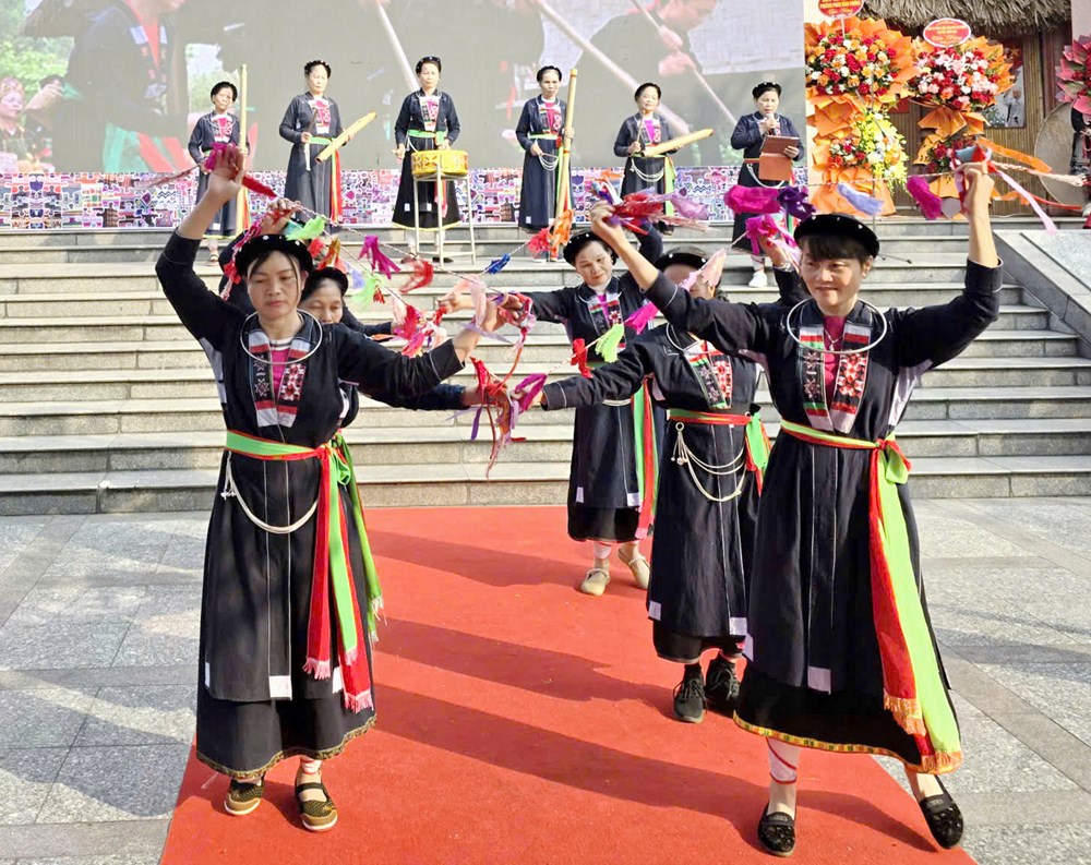 Múa Tắc Xình - Di sản tự hào của người Sán Chay - ảnh 4