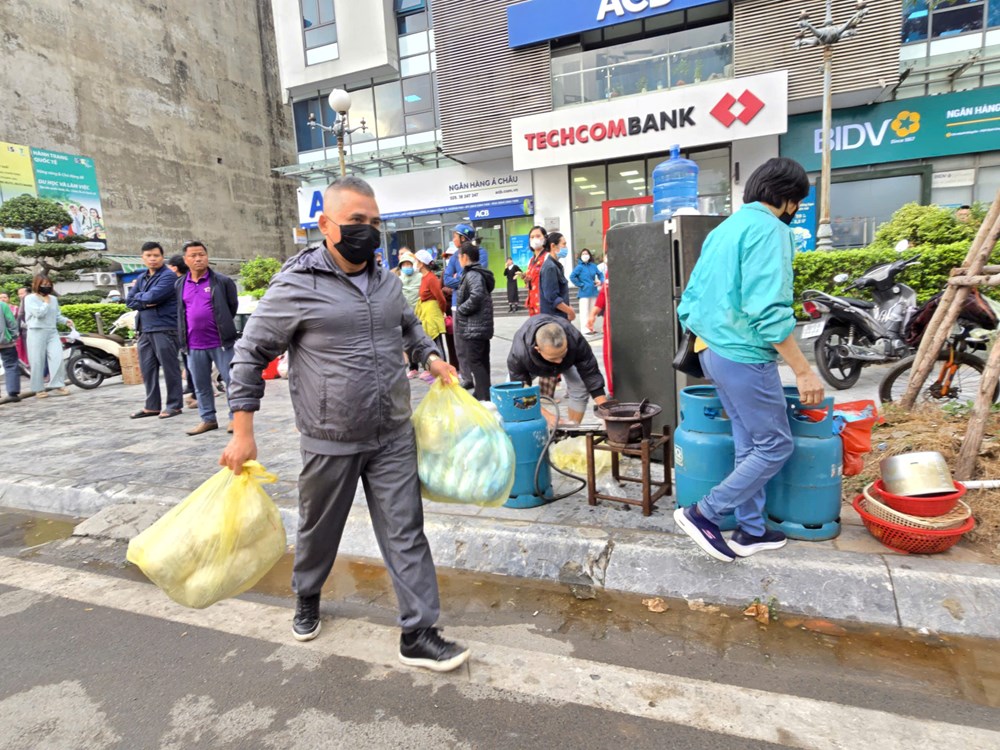 Hà Nội: Cháy lớn tại chợ Xanh Định Công, nhiều gian hàng bị thiêu rụi - ảnh 13
