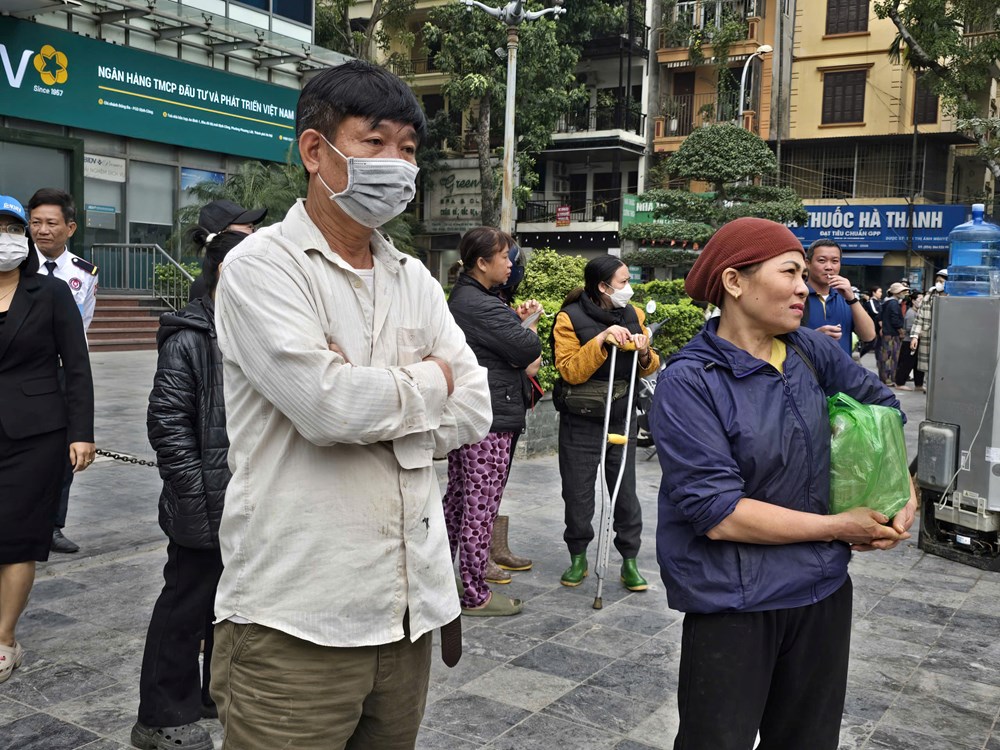 Hà Nội: Cháy lớn tại chợ Xanh Định Công, nhiều gian hàng bị thiêu rụi - ảnh 16